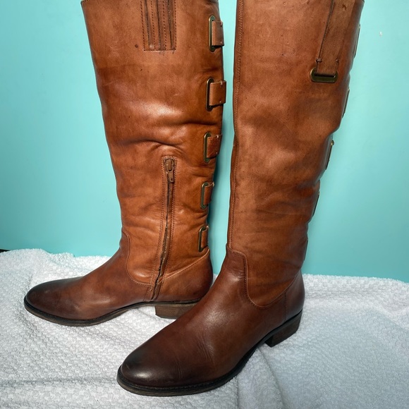 Arturo Chiang size 8 boots. - Picture 3 of 8